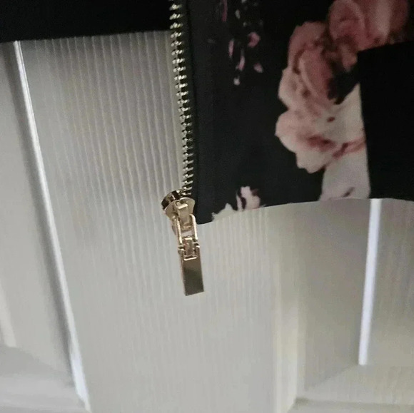 NWOT Forever21 Plus Floral Bomber Jacket - Picture 3 of 10